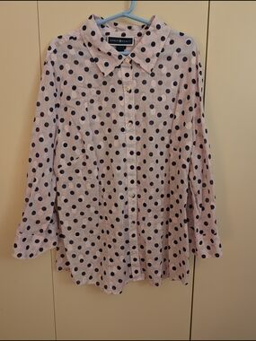 Karen Scott Light Pink Summer Shirt with Navy Polka Dots 100% Cotton